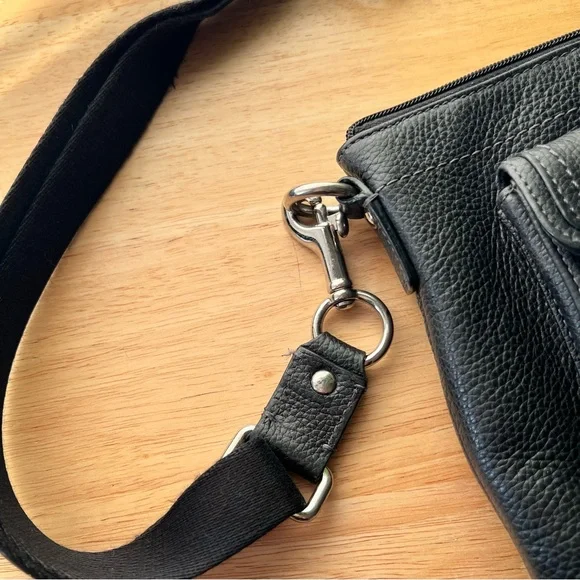 Coach Black Pebbled Leather Crossbody Bag Turnlock Pocket - Picture 6 of 10